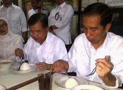 Jokowi Makan Soto